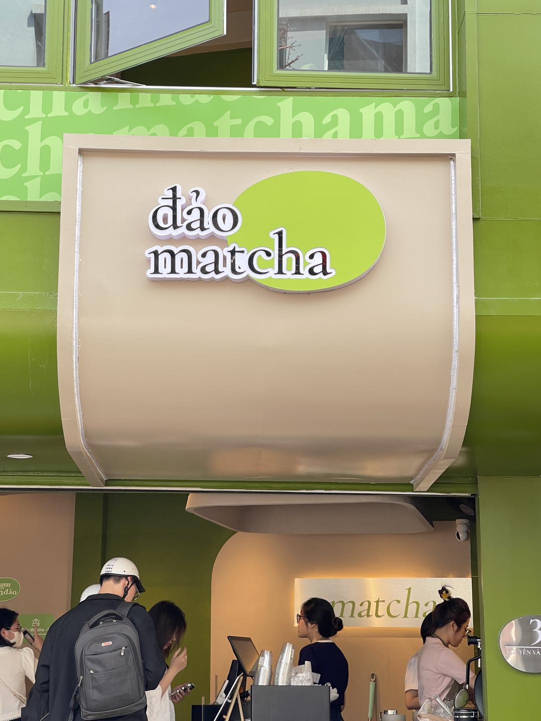 Đảo Matcha Cafe bên ngoài